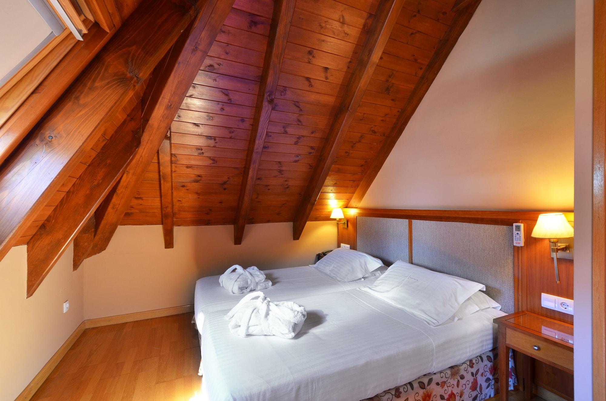 Hotel Spa Acevi Val D'Aran Веля Екстериор снимка