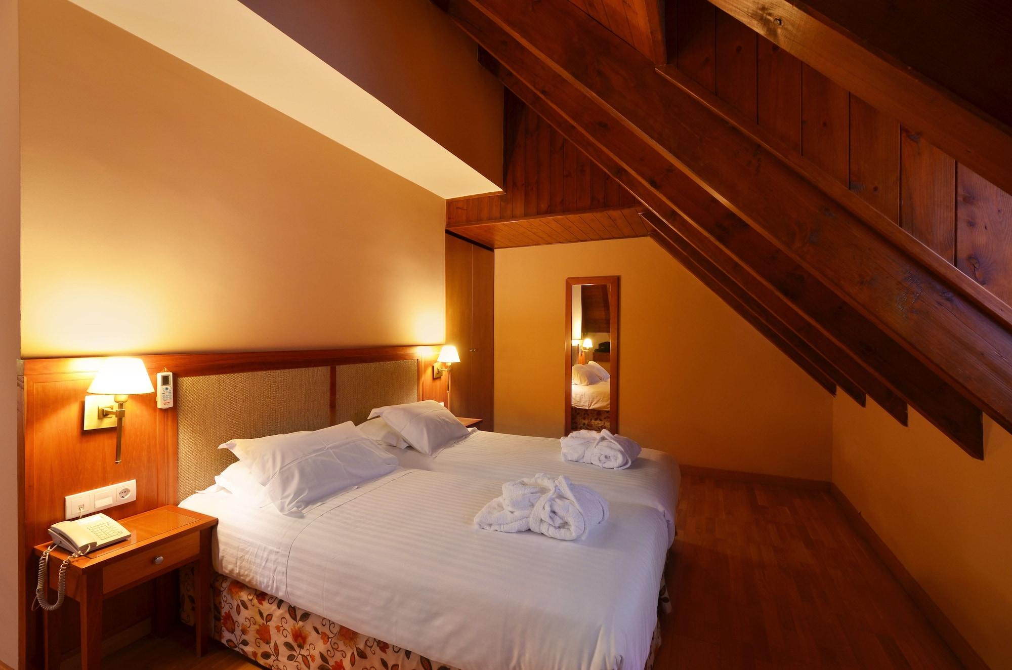 Hotel Spa Acevi Val D'Aran Веля Екстериор снимка