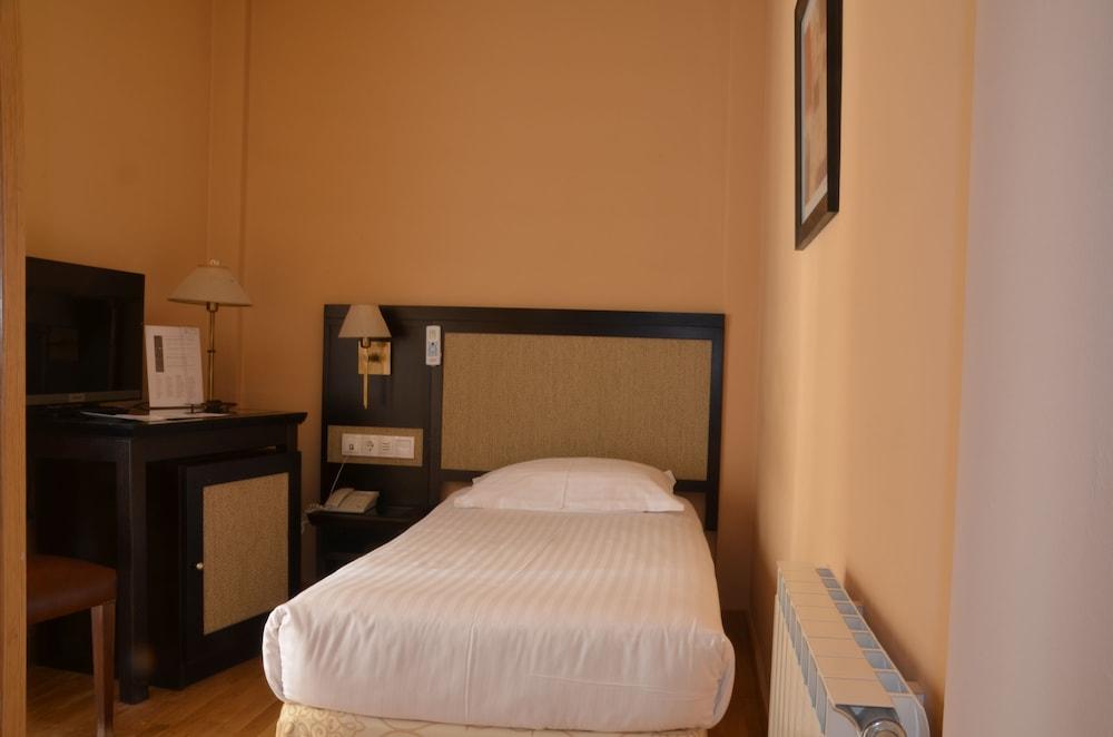 Hotel Spa Acevi Val D'Aran Веля Екстериор снимка