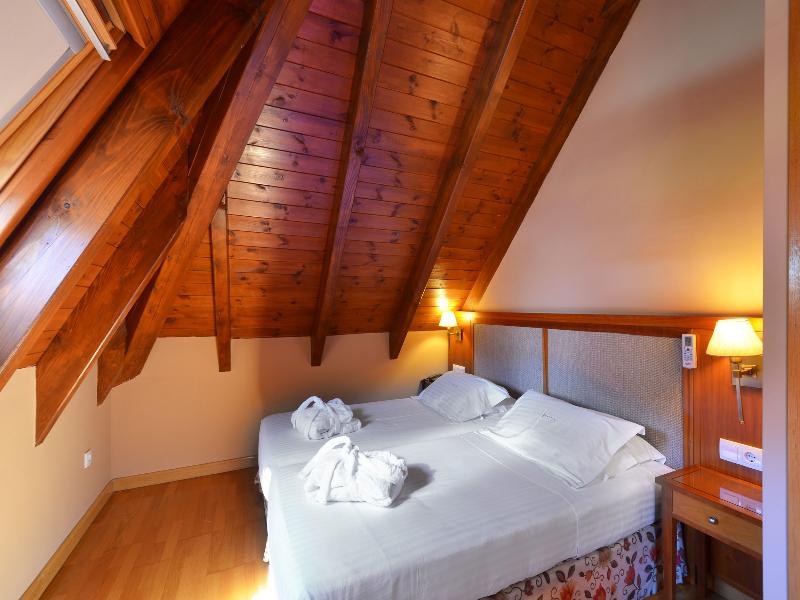 Hotel Spa Acevi Val D'Aran Веля Екстериор снимка